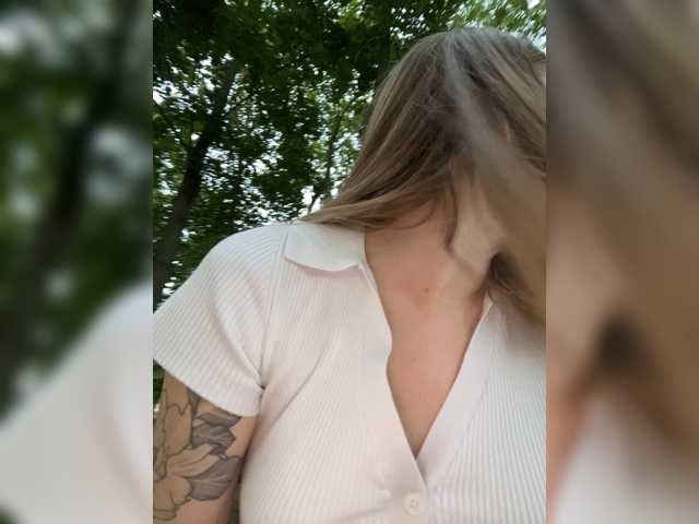 Live sex webcam photo for KiraBlake #274282622