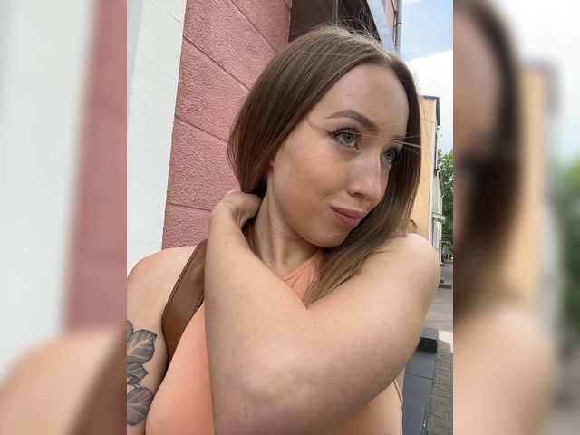 Live sex webcam photo for KiraBlake #274318705