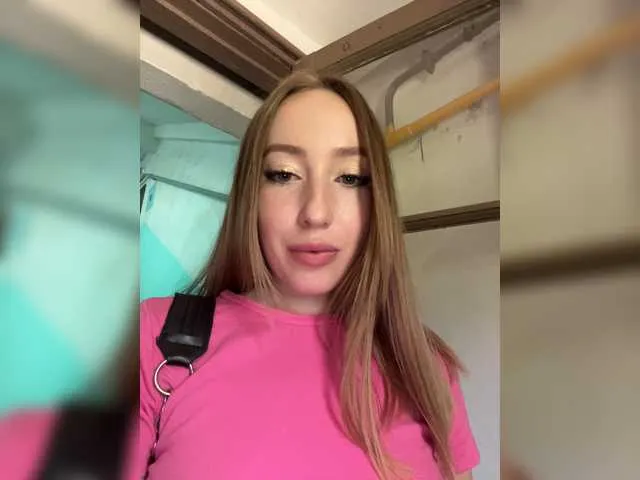 Live sex webcam photo for KiraBlake #274470561