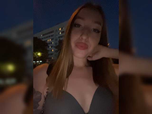 Live sex webcam photo for KiraBlake #274505878