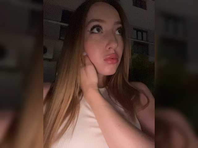 Live sex webcam photo for KiraBlake #274515076