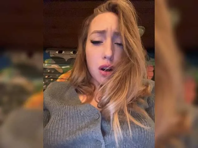 Live sex webcam photo for KiraBlake #274545056