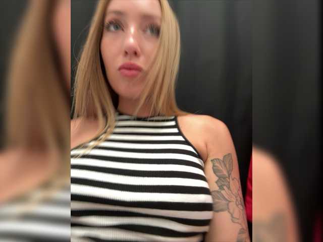 Live sex webcam photo for KiraBlake #275699379