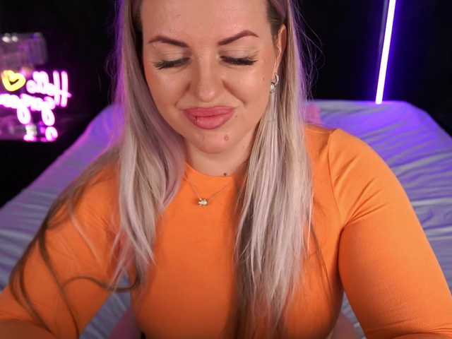 Live sex webcam photo for KiraCandyS #292239185