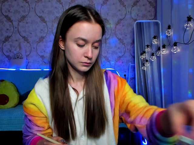 Live sex webcam photo for KiraLiLime #287990240