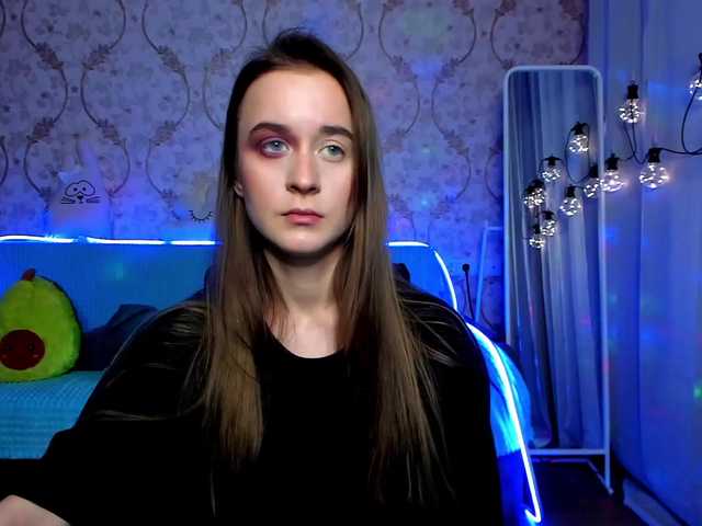 Live sex webcam photo for KiraLiLime #287990242