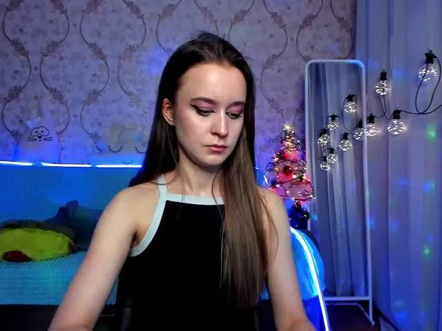 Live sex webcam photo for KiraLiLime #287990247