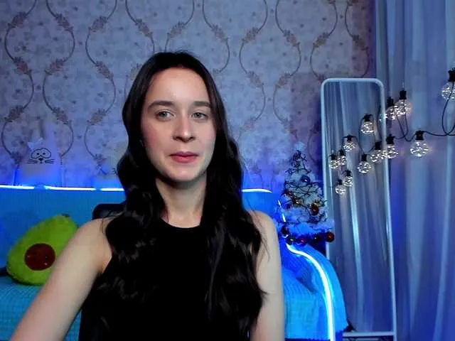 Live sex webcam photo for KiraLiLime #287990260