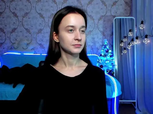 Live sex webcam photo for KiraLiLime #287990268