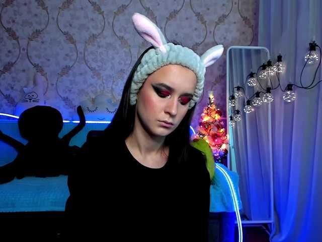 Live sex webcam photo for KiraLiLime #287990278