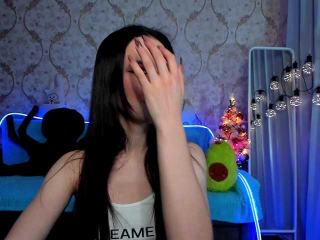 Live sex webcam photo for KiraLiLime #287990283