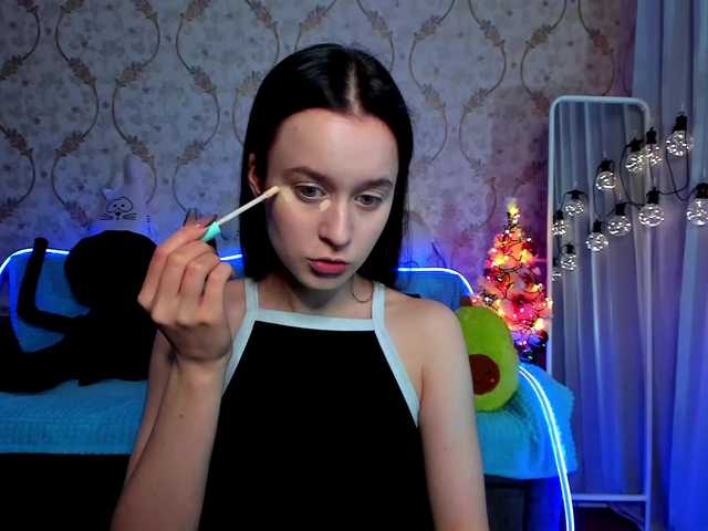 Live sex webcam photo for KiraLiLime #287990284