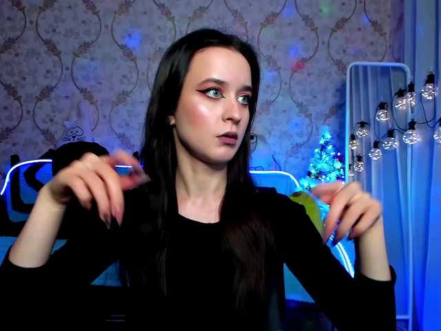 Live sex webcam photo for KiraLiLime #287990293