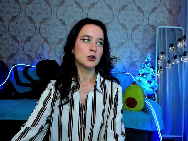 Live sex webcam photo for KiraLiLime #287990299