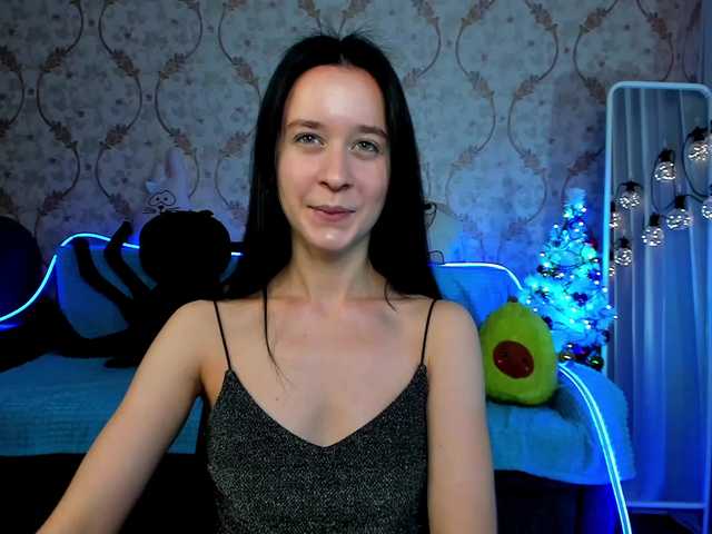 Live sex webcam photo for KiraLiLime #287990302