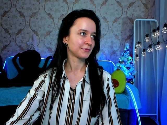 Live sex webcam photo for KiraLiLime #287990304