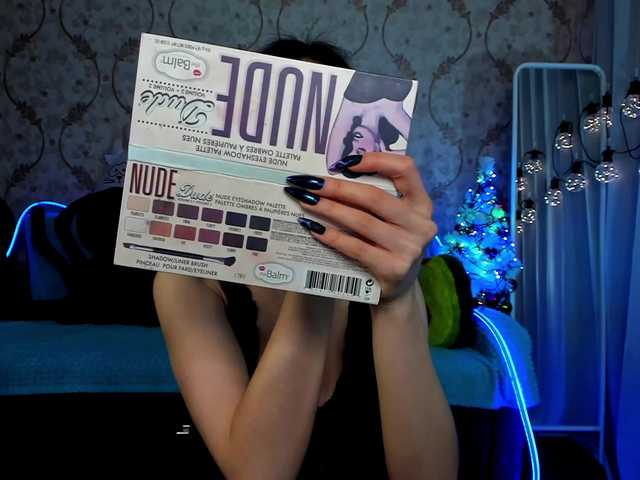 Live sex webcam photo for KiraLiLime #287990306