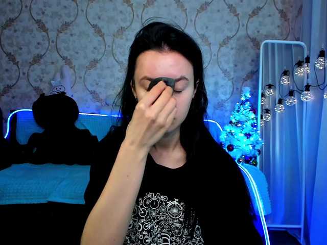 Live sex webcam photo for KiraLiLime #287990308