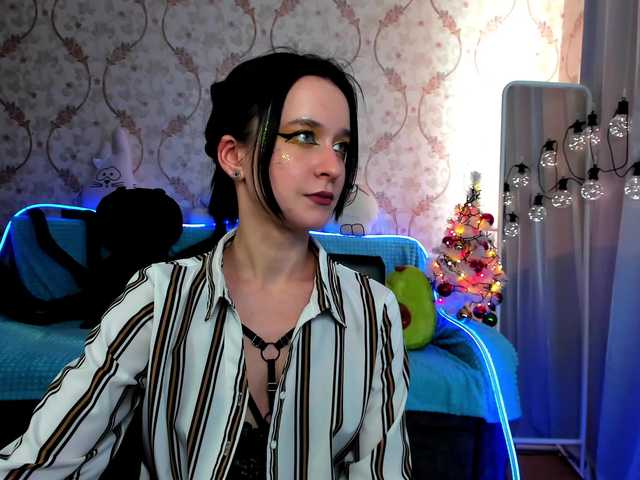 Live sex webcam photo for KiraLiLime #287990315