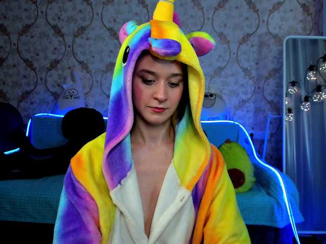 Live sex webcam photo for KiraLiLime #287990355