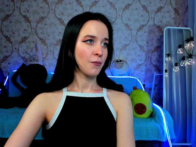 Live sex webcam photo for KiraLiLime #287990361