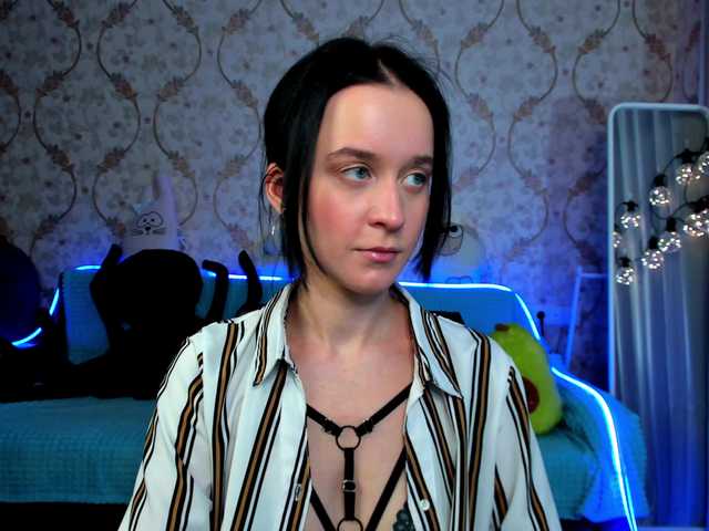 Live sex webcam photo for KiraLiLime #287990368