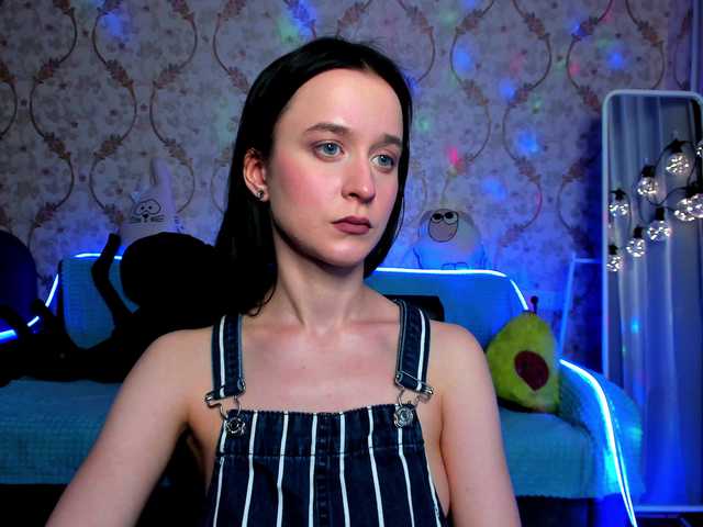 Live sex webcam photo for KiraLiLime #287990369