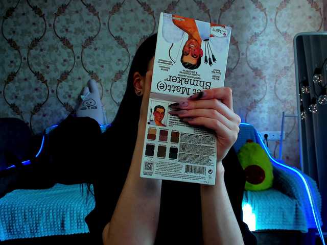 Live sex webcam photo for KiraLiLime #287990384