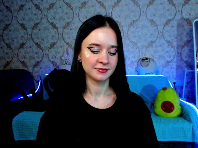 Live sex webcam photo for KiraLiLime #287990385