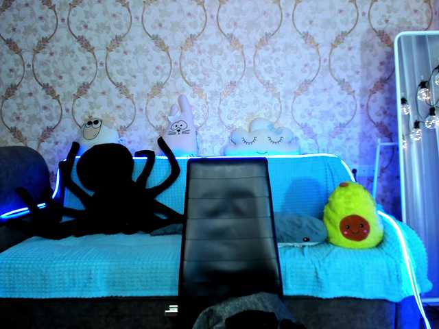 Live sex webcam photo for KiraLiLime #287990392