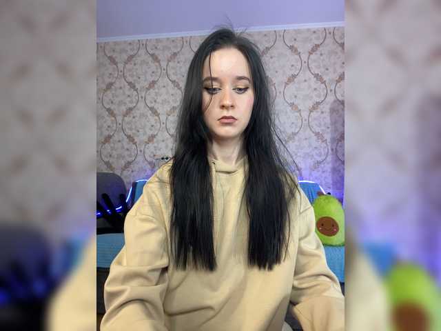 Live sex webcam photo for KiraLiLime #287990398