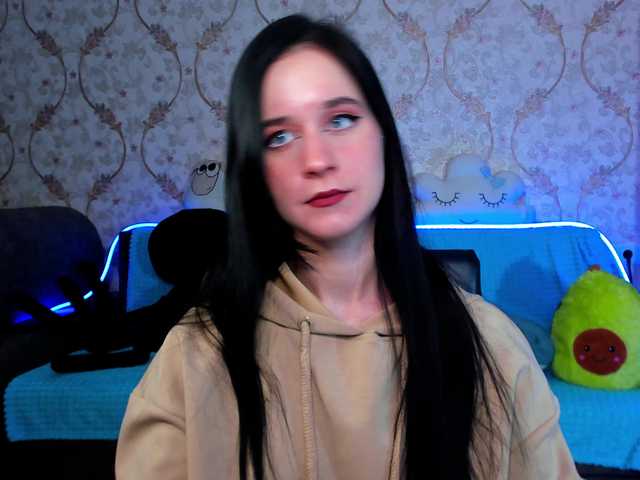 Live sex webcam photo for KiraLiLime #287990400