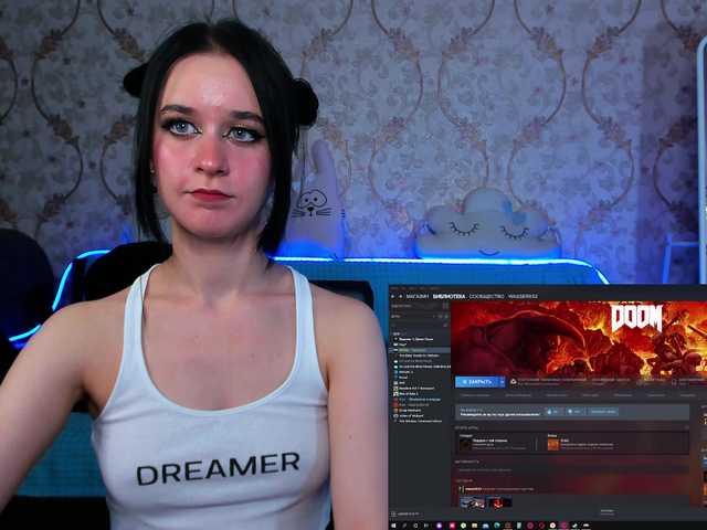 Live sex webcam photo for KiraLiLime #287990402