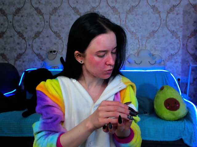 Live sex webcam photo for KiraLiLime #287990403