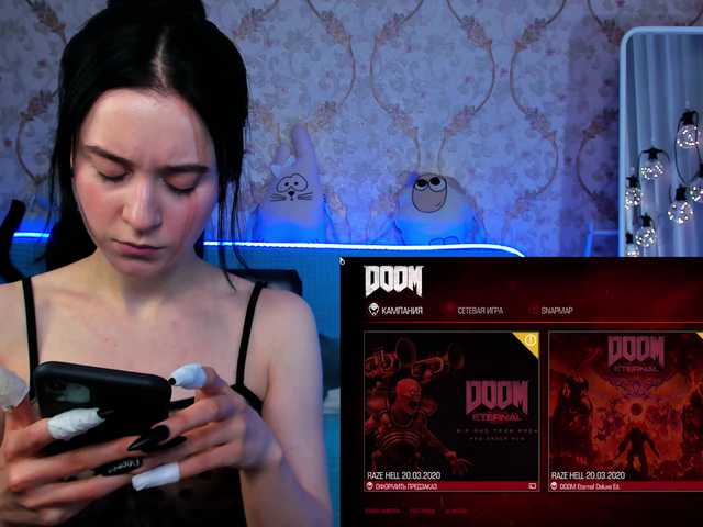 Live sex webcam photo for KiraLiLime #287990409