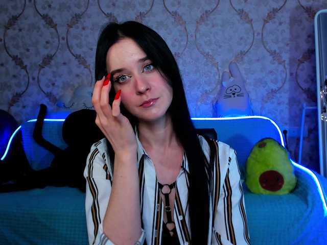 Live sex webcam photo for KiraLiLime #287990412