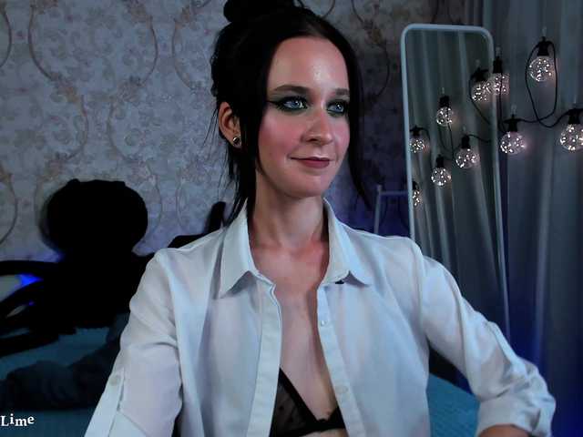 Live sex webcam photo for KiraLiLime #287990447