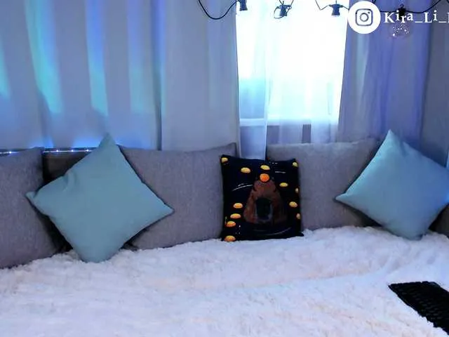 Live sex webcam photo for KiraLiLime #287990552