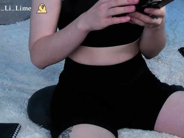 Live sex webcam photo for KiraLiLime #287990628