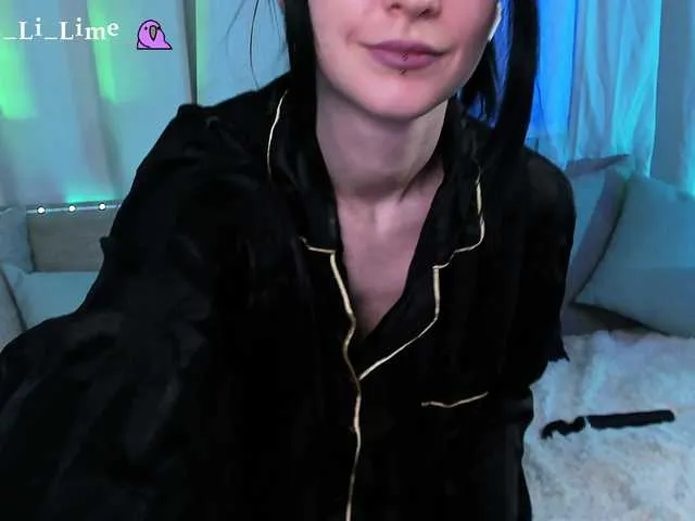 Live sex webcam photo for KiraLiLime #287990632