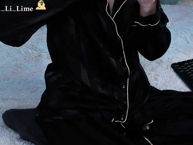 Live sex webcam photo for KiraLiLime #287990643