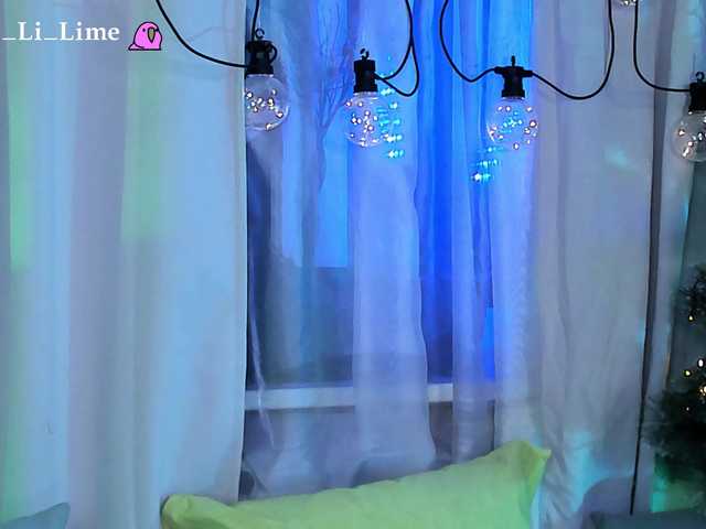 Live sex webcam photo for KiraLiLime #287990652