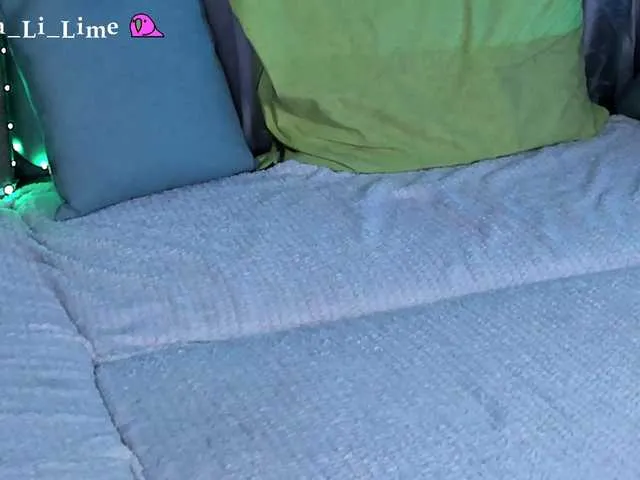 Live sex webcam photo for KiraLiLime #287990702