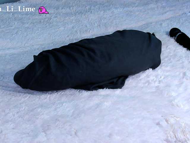 Live sex webcam photo for KiraLiLime #287990719