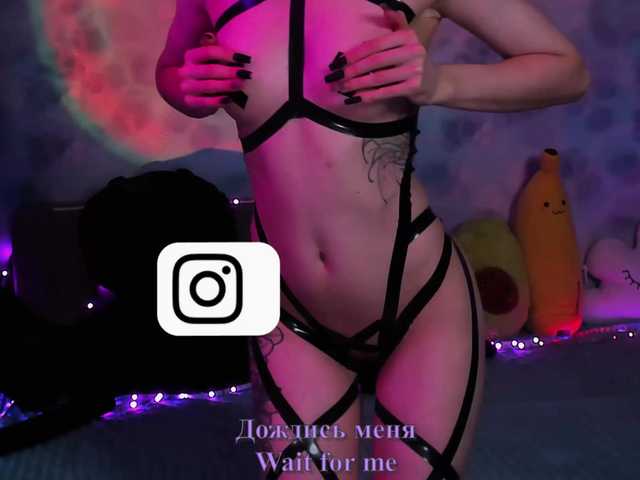 Live sex webcam photo for KiraLiLime #277053673