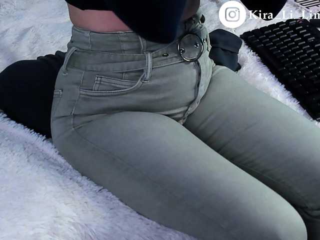 Live sex webcam photo for KiraLiLime #287990729