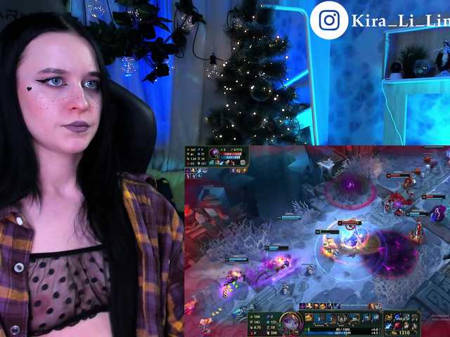 Live sex webcam photo for KiraLiLime #287990765