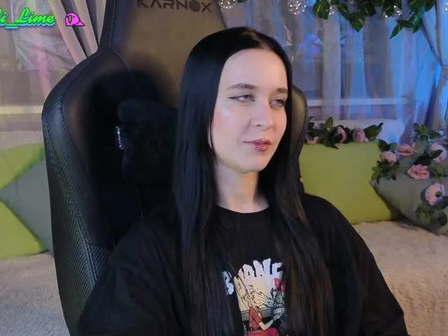 Live sex webcam photo for KiraLiLime #288265747