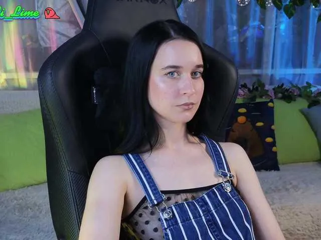 Live sex webcam photo for KiraLiLime #288749259