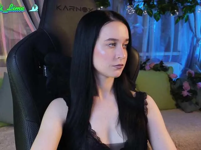 Live sex webcam photo for KiraLiLime #288936665